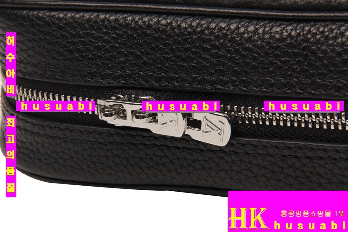 루이비통 포트레 다큐먼트 보아야쥬 M56004-3