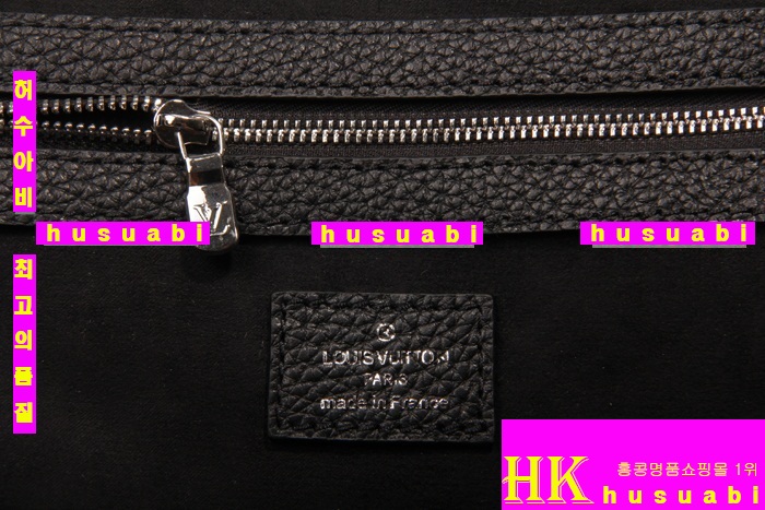 루이비통 포트레 다큐먼트 보아야쥬 M56004-3