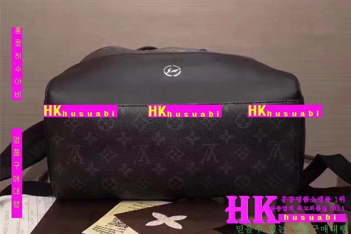 NEW 루이비통 익스프로러 백팩 M40527