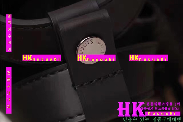 NEW 루이비통 익스프로러 백팩 M40527