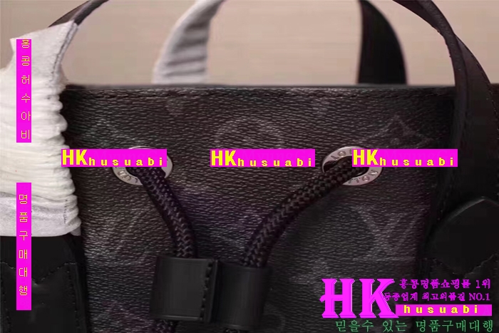 NEW 루이비통 익스프로러 백팩 M40527