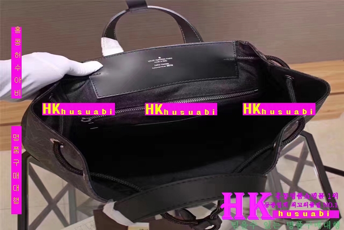 NEW 루이비통 익스프로러 백팩 M40527