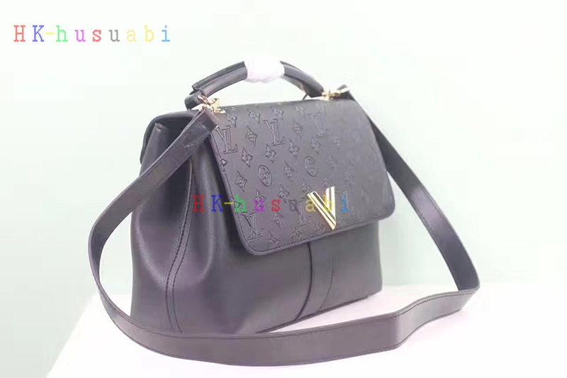 NEW 루이비통 베리원 핸들백 M42905