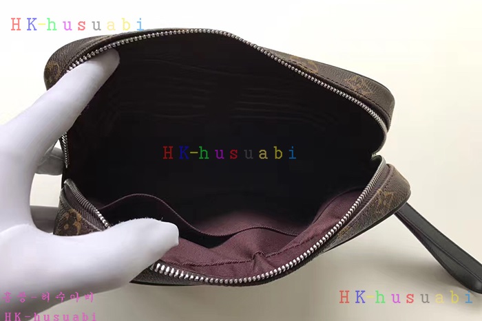 2017신상 루이비통 토일레트리 백 GM 클러치백M43383