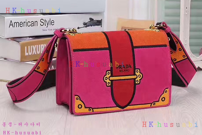 ★미러급★NEW 17F/W 프라다 신상 여성 벨벳 숄더백1BD075-2