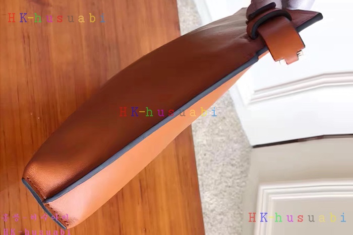★미러급★NEW 17F/W 로에베 신상  클러치 백 084396