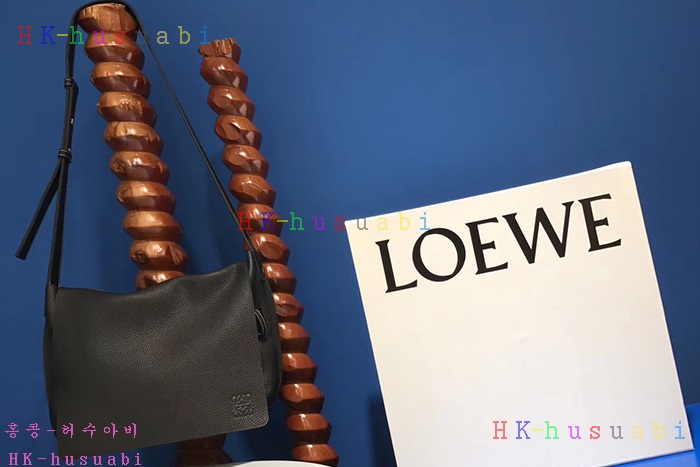 ★미러급★NEW 18S/S 로에베 최신상  메신저백 블랙색상 LO898998