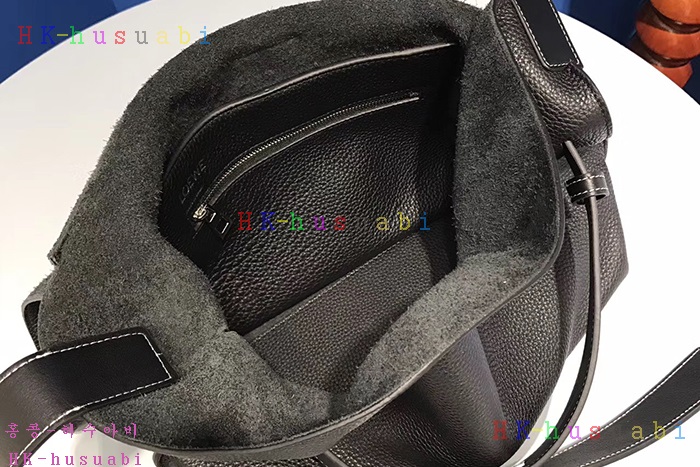 ★미러급★NEW 18S/S 로에베 최신상  메신저백 블랙색상 LO898998