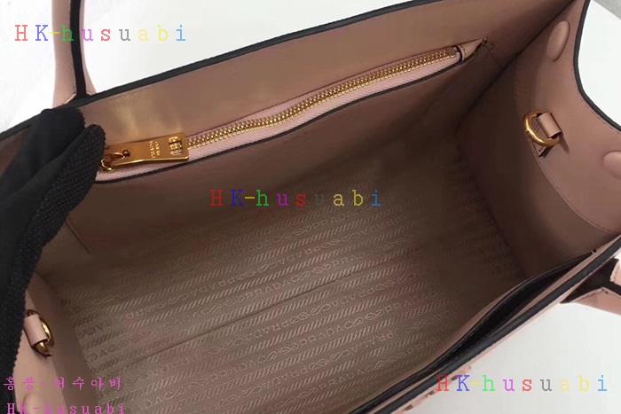 ★미러급★ 프라다 모노크롬 숄더백 PR1BA155  