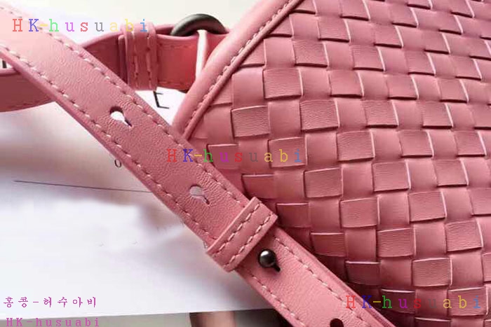 ★미러급★ 보테가베네타 신상 메신저백 BV 964450