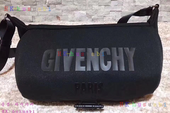 NEW 지방시 남성용 신상가방 GV 25586 