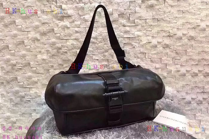 ★미러급★ 지방시 가죽힙색 GV 25585