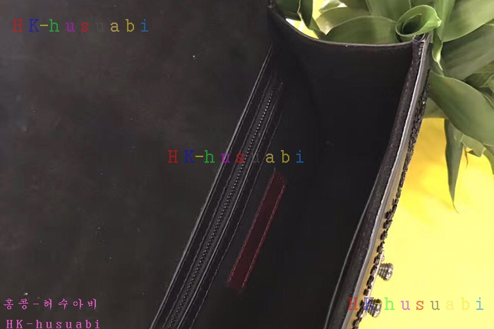 ★미러급★ 발렌티노 락스터드 숄더백 V0312