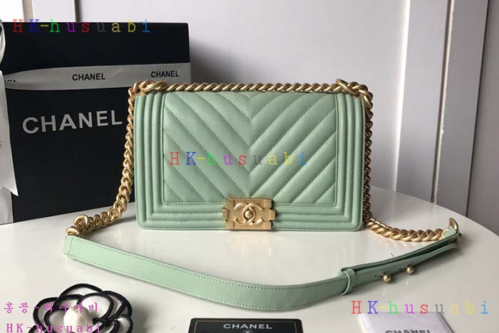 ★미러급★ 2018SS 샤넬 쉐브론 보이백 CH A67086