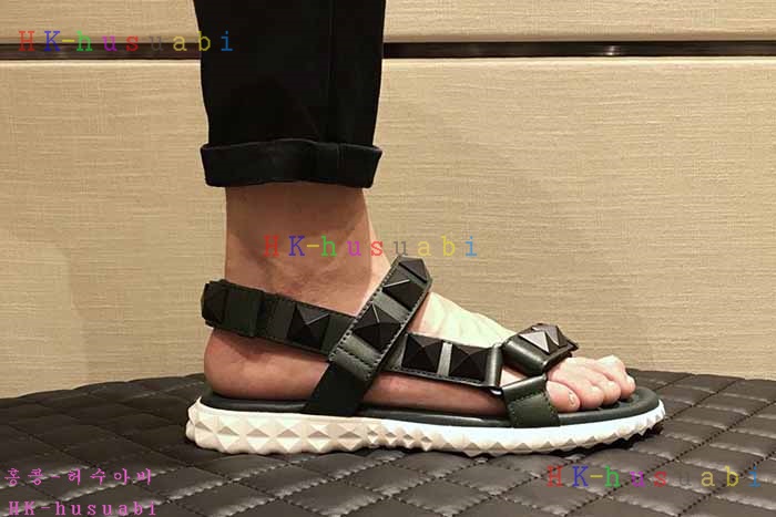 NEW 20188SS 발렌티노 남성용 샌들 V 11152