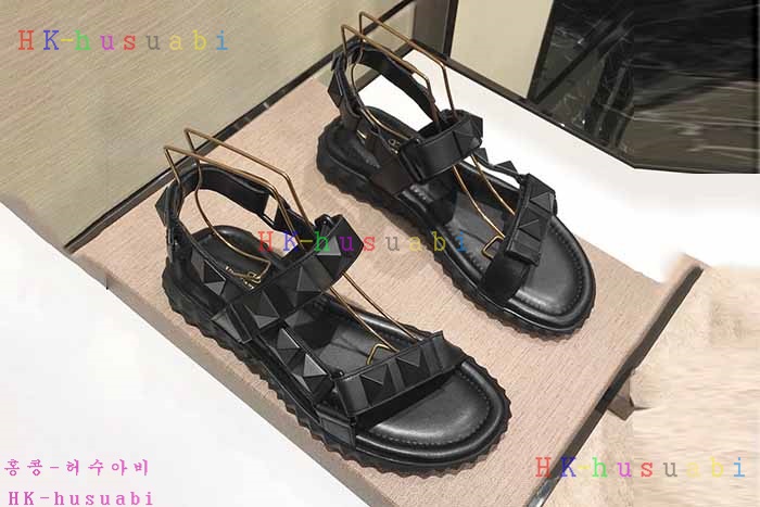 NEW 20188SS 발렌티노 남성용 샌들 V 11153