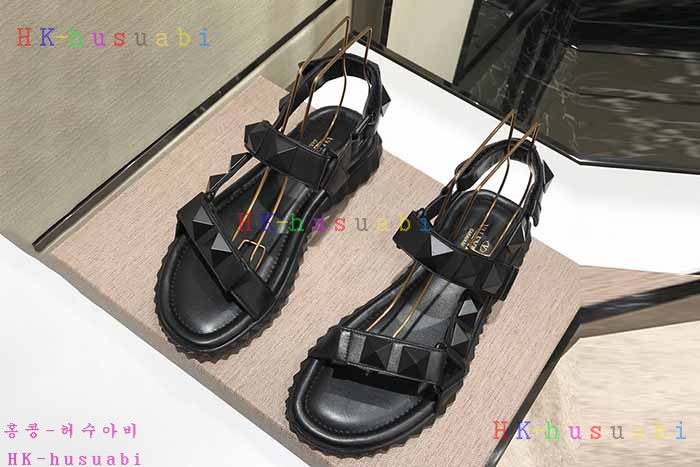 NEW 20188SS 발렌티노 남성용 샌들 V 11153