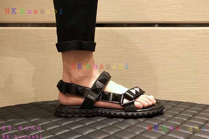 NEW 20188SS 발렌티노 남성용 샌들 V 11153