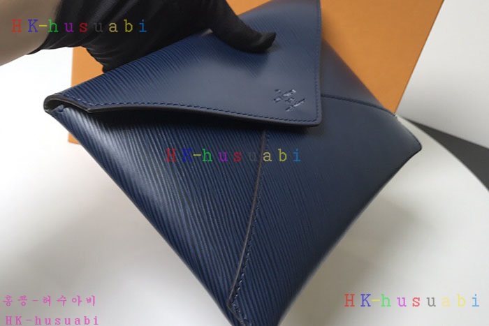 NEW 루이비통 포쉐트 키리가미 클러치 M62457-3