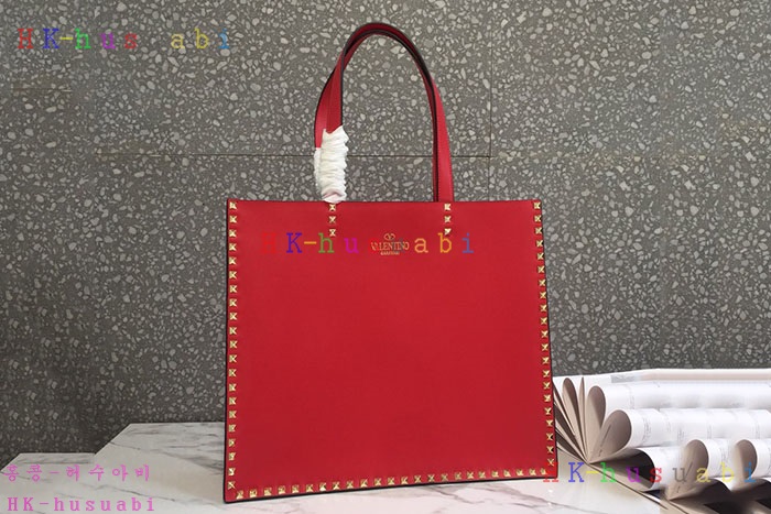 ★미러급★ 발렌티노 락스터드 가죽쇼핑백 신상 V 7995-3
