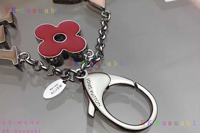 NEW 루이비통 백참 신상 LV 66585