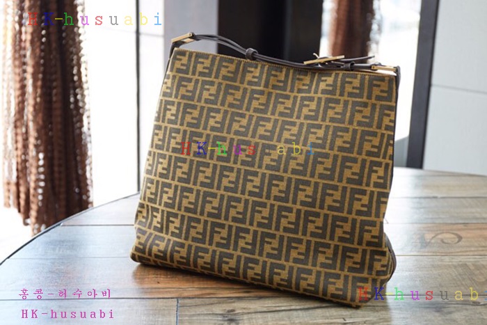NEW 펜디 로고 토트백 FD 47775-2