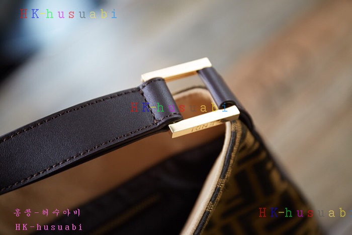 NEW 펜디 로고 토트백 FD 47775-2