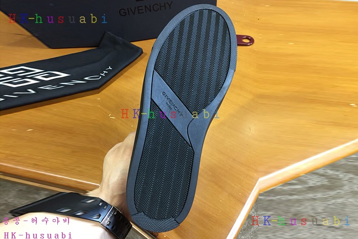 NEW 지방시 남성용 스니커즈  G 123854
