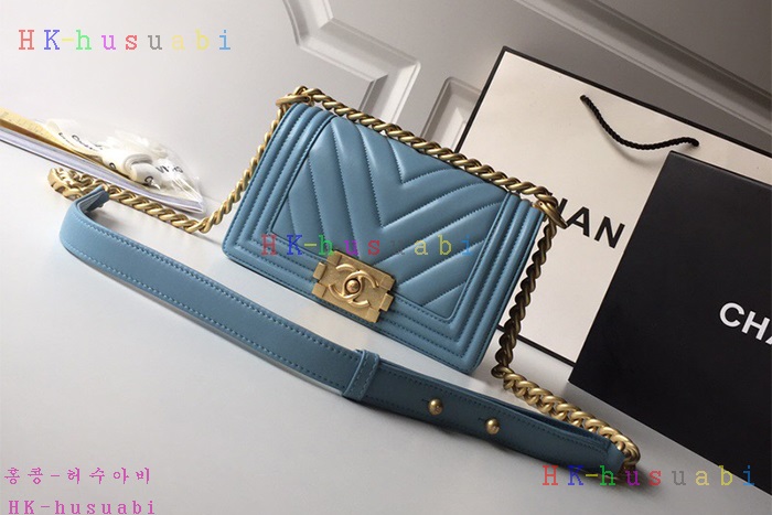 ★미러급★ 샤넬 쉐브론 보이백  CH A67085-2