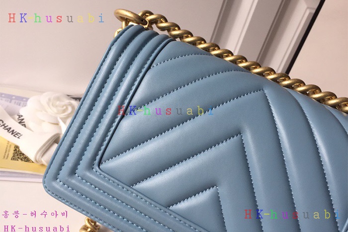 ★미러급★ 샤넬 쉐브론 보이백  CH A67085-2