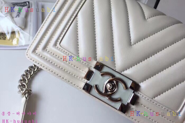 ★미러급★ 샤넬 쉐브론 보이백 CH A67085-5