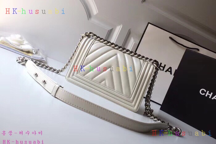 ★미러급★ 샤넬 쉐브론 보이백 CH A67085-5
