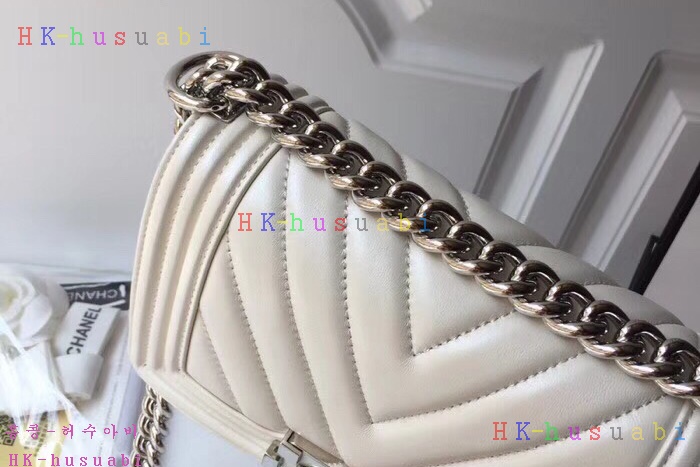 ★미러급★ 샤넬 쉐브론 보이백 CH A67085-5