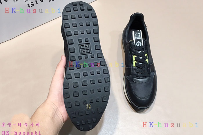 NEW 지방시 남성용 신발 GV 984555