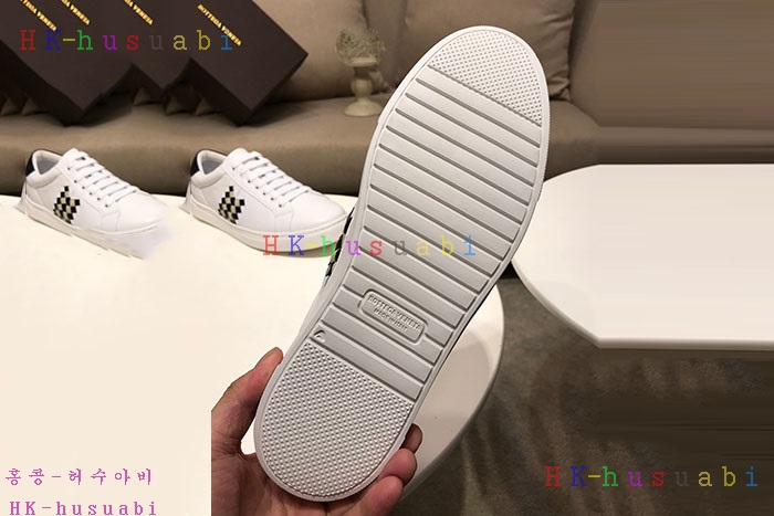 NEW 보테가베네타 남성용 스니커즈 신상 BV  1047702