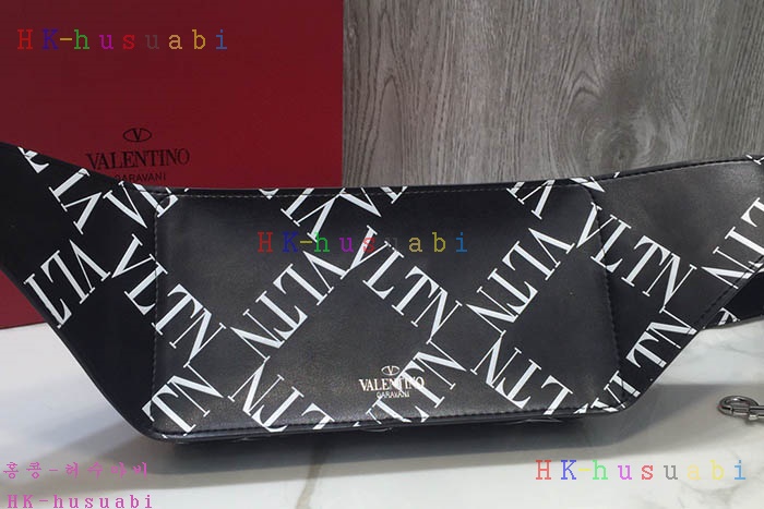 NEW 발렌티노 벨트백 신상 V 574444