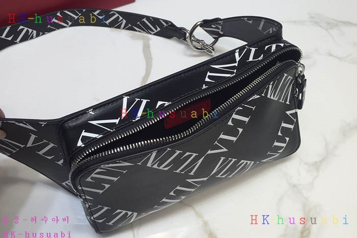 NEW 발렌티노 벨트백 신상 V 574444