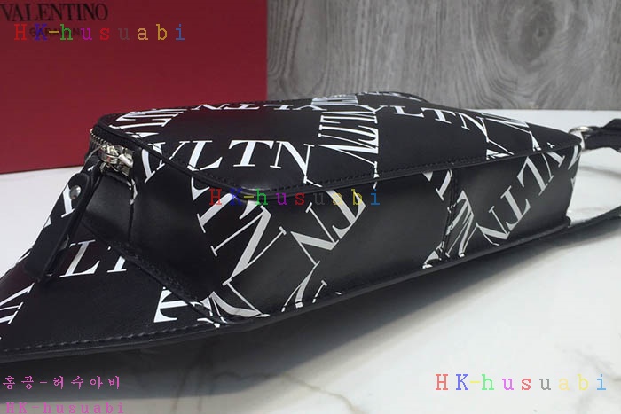 NEW 발렌티노 벨트백 신상 V 574444