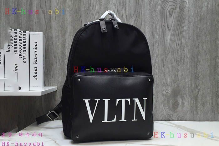 NEW 발렌티노 락스터드 백팩 V 574889