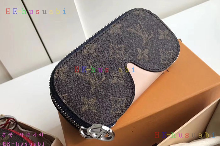 NEW 루이비통 글라스 케이스 LV M0029-2