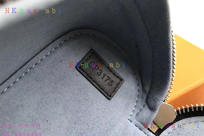 NEW 루이비통 글라스 케이스 LV M0029-2