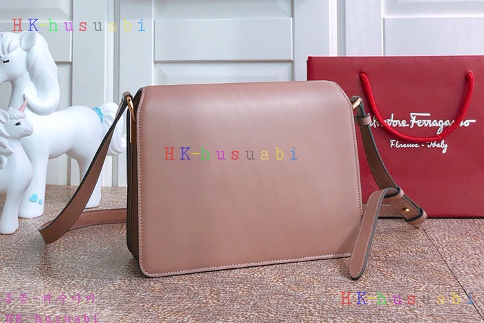 ★미러급★ 페레가모 클래식 플랩백 P 21H321-4