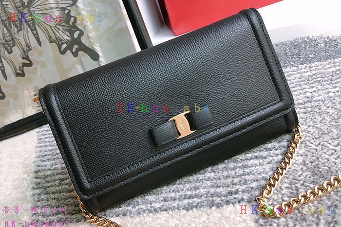 ★미러급★ 페레가모 바라 체인 숄더백  P 22C940