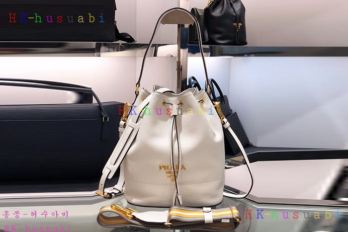 ★미러급★ 프라다 비텔로 다이노 버킷백 P 1BE018-2