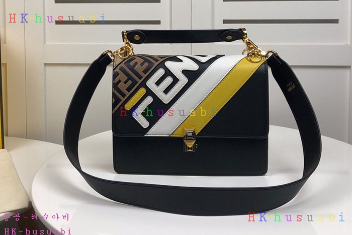 NEW 펜디 휠라 콜라보 숄더백 FD F4428-2