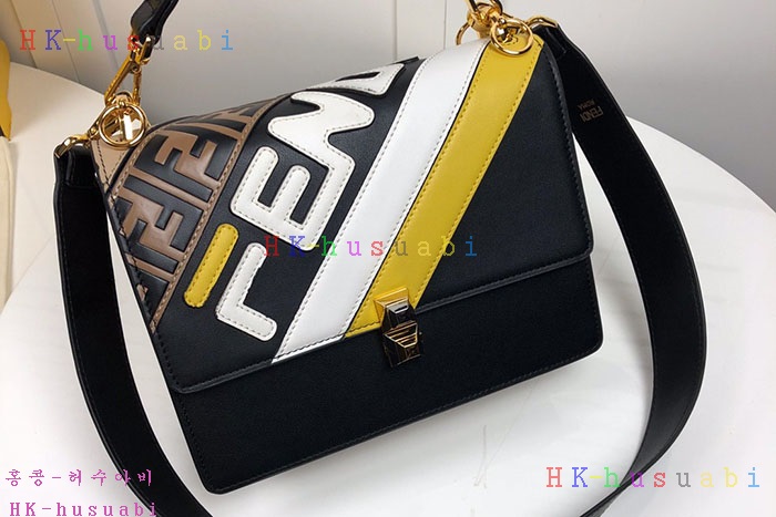 NEW 펜디 휠라 콜라보 숄더백 FD F4428-2