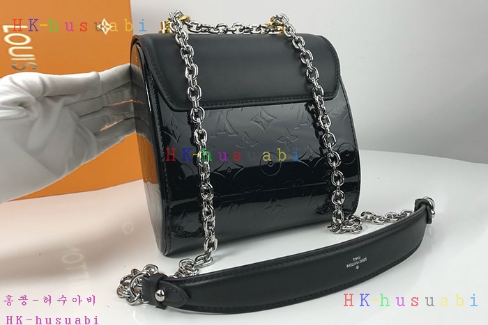 ★미러급★ 2019SS 루이비통 포쉐트 트위스트 M90366-3