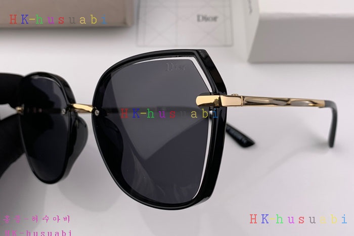 NEW 디올 선글라스 신상 DR 124401