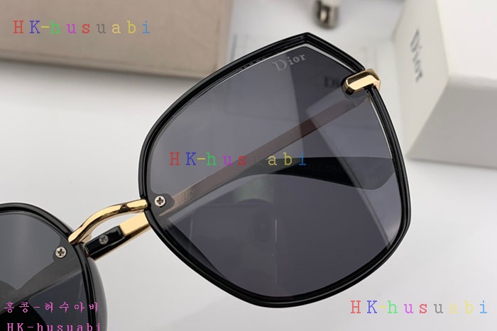 NEW 디올 선글라스 신상 DR 124401