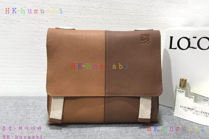 ★미러급★로에베 이지 메신저백  LW 2405588
